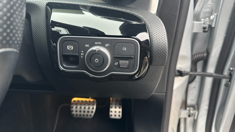 Mercedes-Benz CLA 220d AMG Line Premium + Night Ed 4dr Tip Auto Diesel Saloon